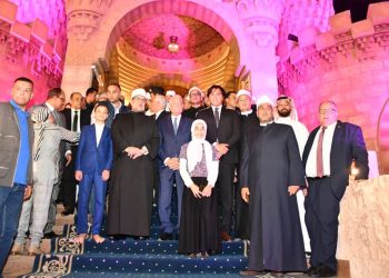 وزير الأوقاف ومحافظ جنوب سيناء يفتتحان تطوير مسجد الصحابة بشرم الشيخ