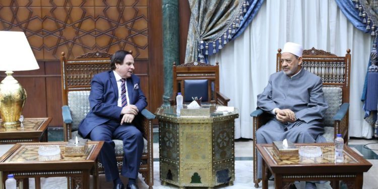 الأمين العام لرابطة الجامعات الإسلامية يثمن جهود شيخ الأزهر لنصرة الشعب الفلسطيني