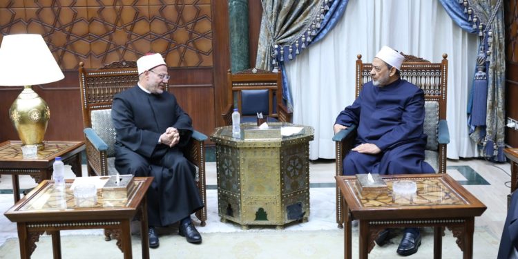 الأزهر والإفتاء يُدينان هجوم “داعش” الإرهابي على مسجد بسلطنة عمان