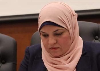 أسباب هجرة شبابنا للخارج