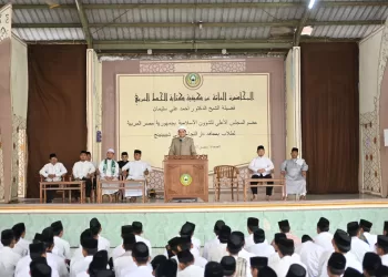 “طمأنينة القلب بذكر الله”.. في محاضرة لعالم أزهري بإندونيسيا