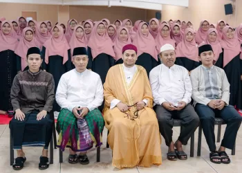 “مظاهر تكريم الإسلام للمرأة”.. في محاضرة لطالبات معاهد دار النجاح بجاكرتا
