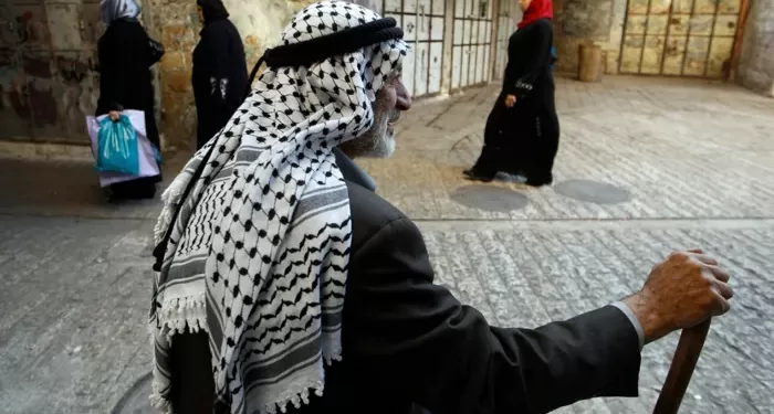 “الكوفية الفلسطينية”