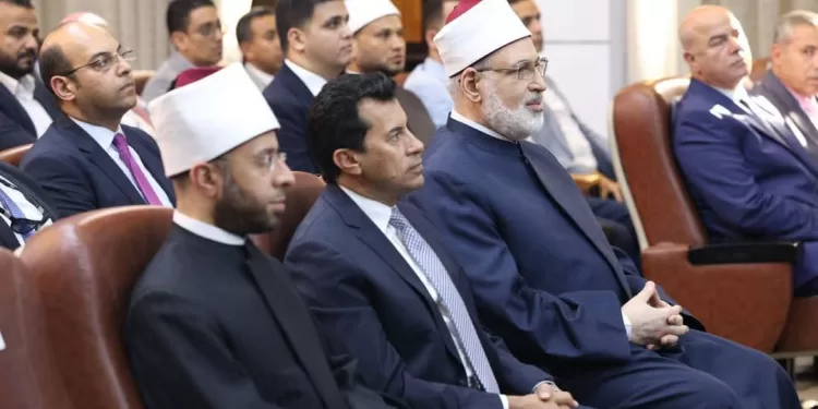 وكيل الأزهر في حوار مع الشباب: لا صحوة أو بناء دون شباب مصر