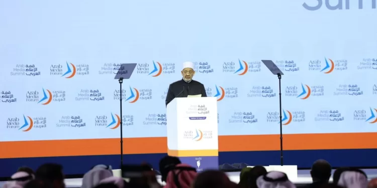 شيخ الأزهر: ضرورة وضع استراتيجية إعلام عربي تعبر عن واقع أمتنا وآلامها وحماية شبابنا