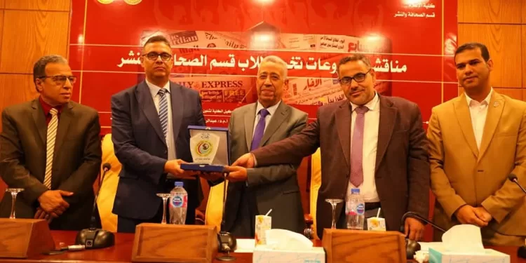 أكاديميون ورؤساء تحرير يشيدون بالتجارب الصحفية في مشروعات تخرج طلاب إعلام الأزهر
