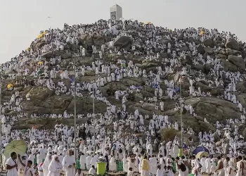 يوم عرفة.. تعمنا النفحات وتنزل الرحمات