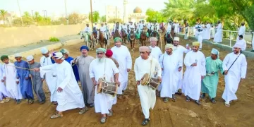 “هبطة العيد” في سلطنة عُمان .. الأصالة ممزوجة بتقاليد توارثتها الأجيال