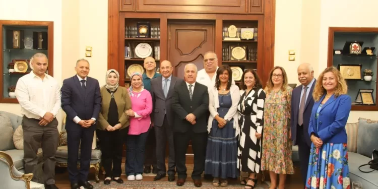 “الوطنية للصحافة” تبحث تطوير الإصدارات الأجنبية لمواكبة متغيرات العصر