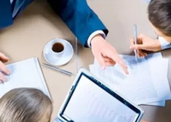 مليارات الجنيهات تُهدر سنويًا في سوق الدروس الخصوصية