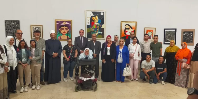 “لمسات صامدة”.. معرض فني يحتفي بذوي الهمم
