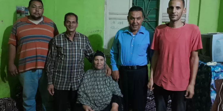 محمد عثمان.. قصة كفاح من عامل نظافة لقاعات الجامعة