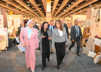 وزيرة التضامن الاجتماعي تتفقد معرض “تراثنا “