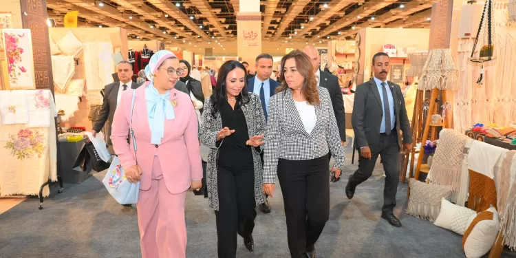 وزيرة التضامن الاجتماعي تتفقد معرض “تراثنا “
