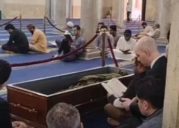 وصول جثمان الدكتور أحمد عمر هاشم الي الجامع الأزهر للصلاة عليه