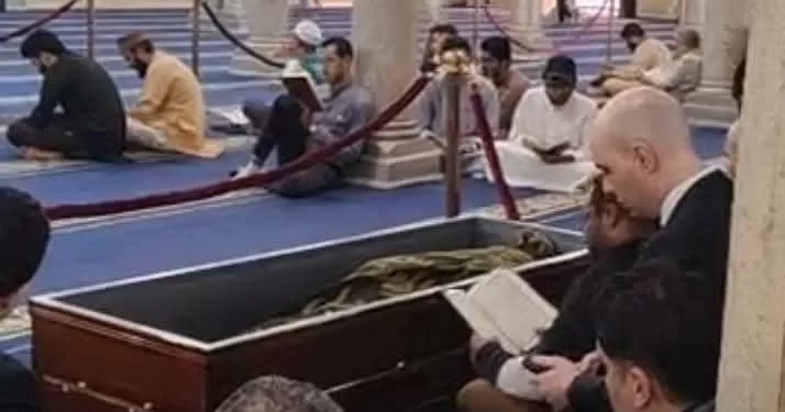 وصول جثمان الدكتور أحمد عمر هاشم الي الجامع الأزهر للصلاة عليه