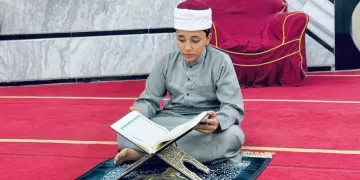 “أحمد أشرف” 13 عاماً.. موهبة أزهرية في حفظ القرآن الكريم وفصاحة الخُطبة