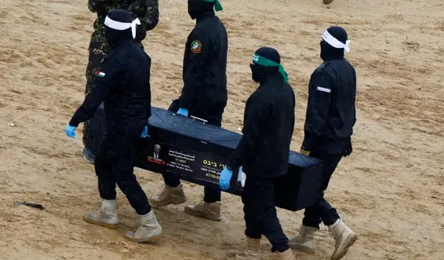 “نتنياهو”.. “موحِّد المسلمين واليهود” افتراضيًّا!