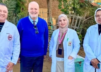 «مشوار التنموية» تنظم قافلة طبية وتوزع مساعدات غذائية بدمياط