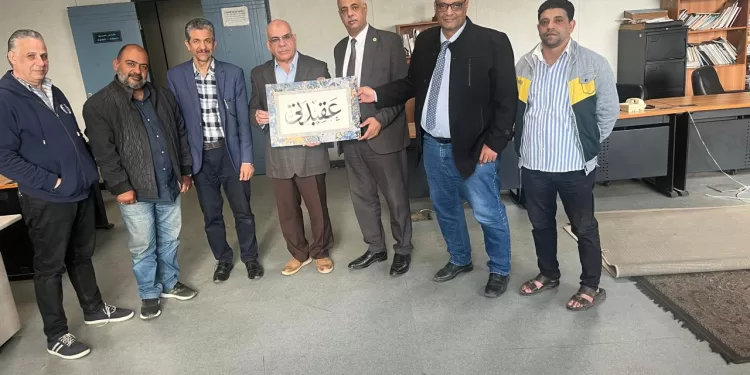 “لوجو عقيدتى”.. إهداء من “خُضير” رائد الخط العربي