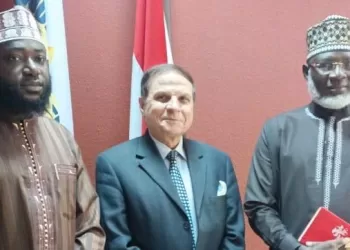 الأمين العام لرابطة الجامعات الإسلامية يستقبل وفدًا من جامعة الحكمة في جامبيا