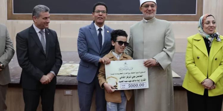 المفتى فى جامعة بنها