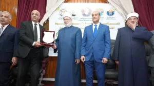 تكريم رئيس تحرير عقيدتي