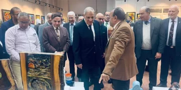 افتتاح معرض نصف قرن من الضوء واللون لمحمد زينهم