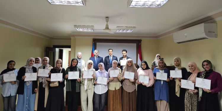 تكريم متفوقى جمعية الصداقة اذربيجان