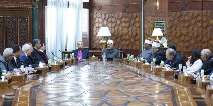 شيخ الأزهر يستقبل رئيس الطائفة الإنجيلية بمصر