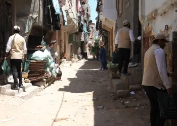 “بيت الزكاة والصدقات” يبدأ توزيع لحوم الصدقات على 50 ألف أسرة مستحِقَّة في 8 محافظات