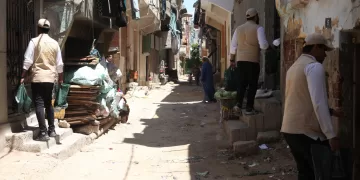 “بيت الزكاة والصدقات” يبدأ توزيع لحوم الصدقات على 50 ألف أسرة مستحِقَّة في 8 محافظات
