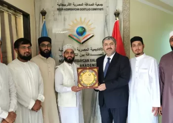 تكريم هندى للدكتور سيمور الأذربيجاني