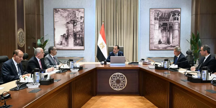 رئيس الوزراء يتابع تنفيذ تكليفات الرئيس السيسي لتطوير الإعلام