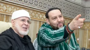 سيدى جمال رحمه الله وبجواره بشارة العارفين سيدى منير